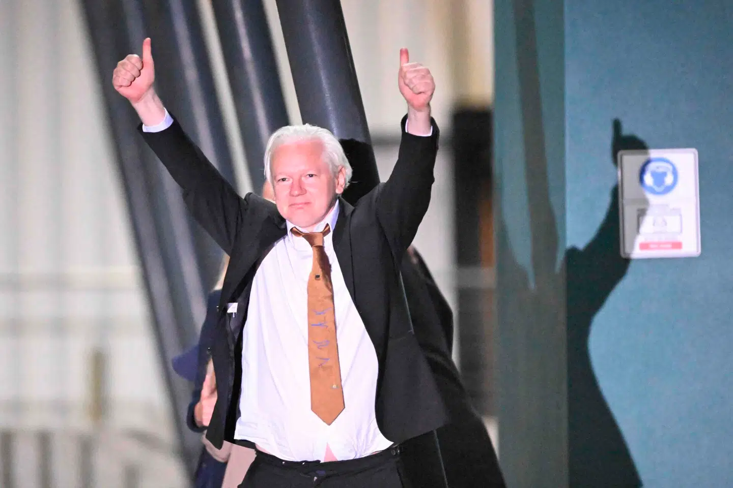 Julian Assange ankommer til Canberra Airport i Australien. Foto: William West, AFP / Scanpix