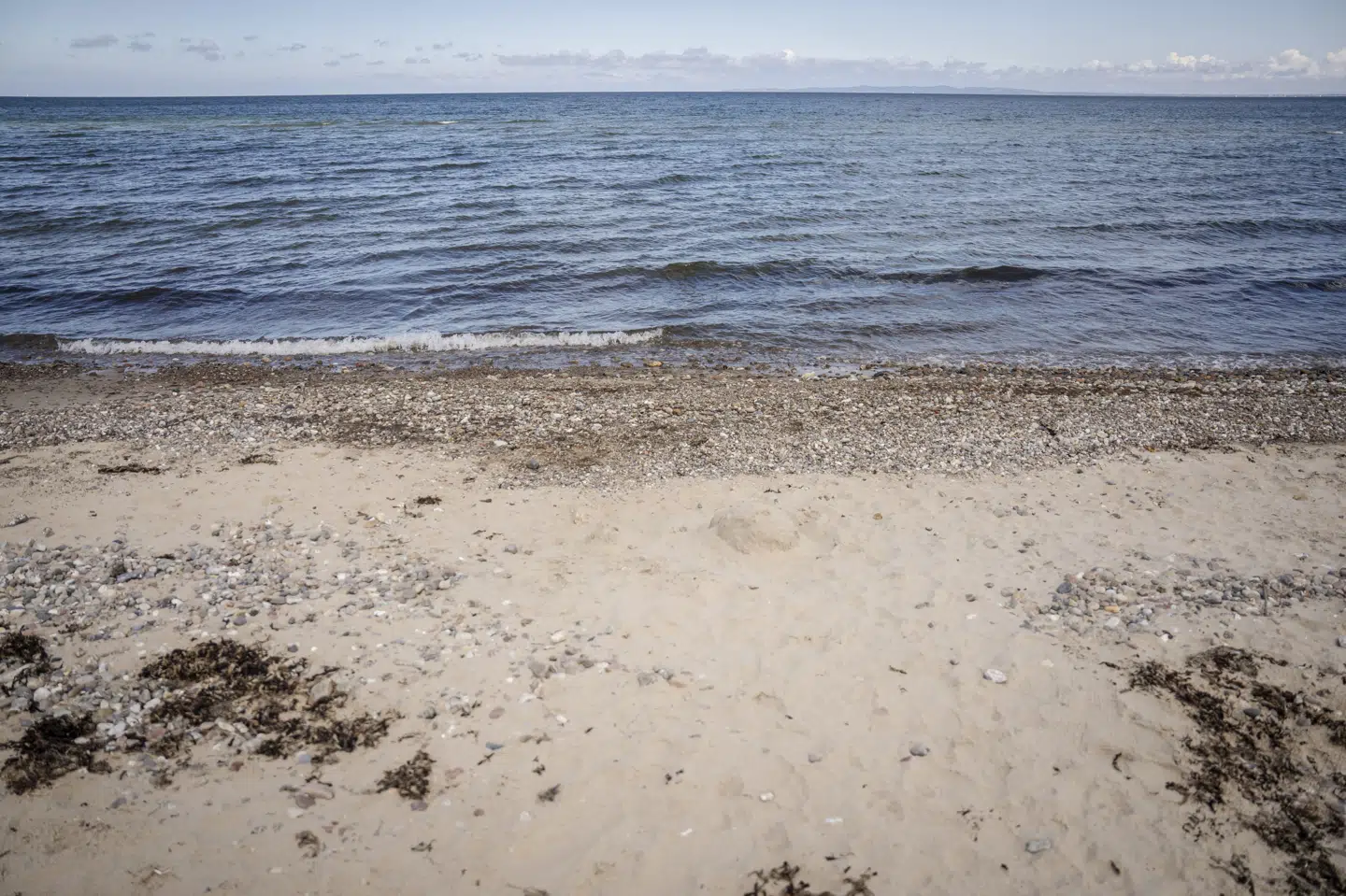 Flere steder i landet er der fundet tarmbakterier i badevandet ved strandene. Derfor er der kommet forbud mod at bade. Senest ved Blokhus Strand. (Arkivfoto).