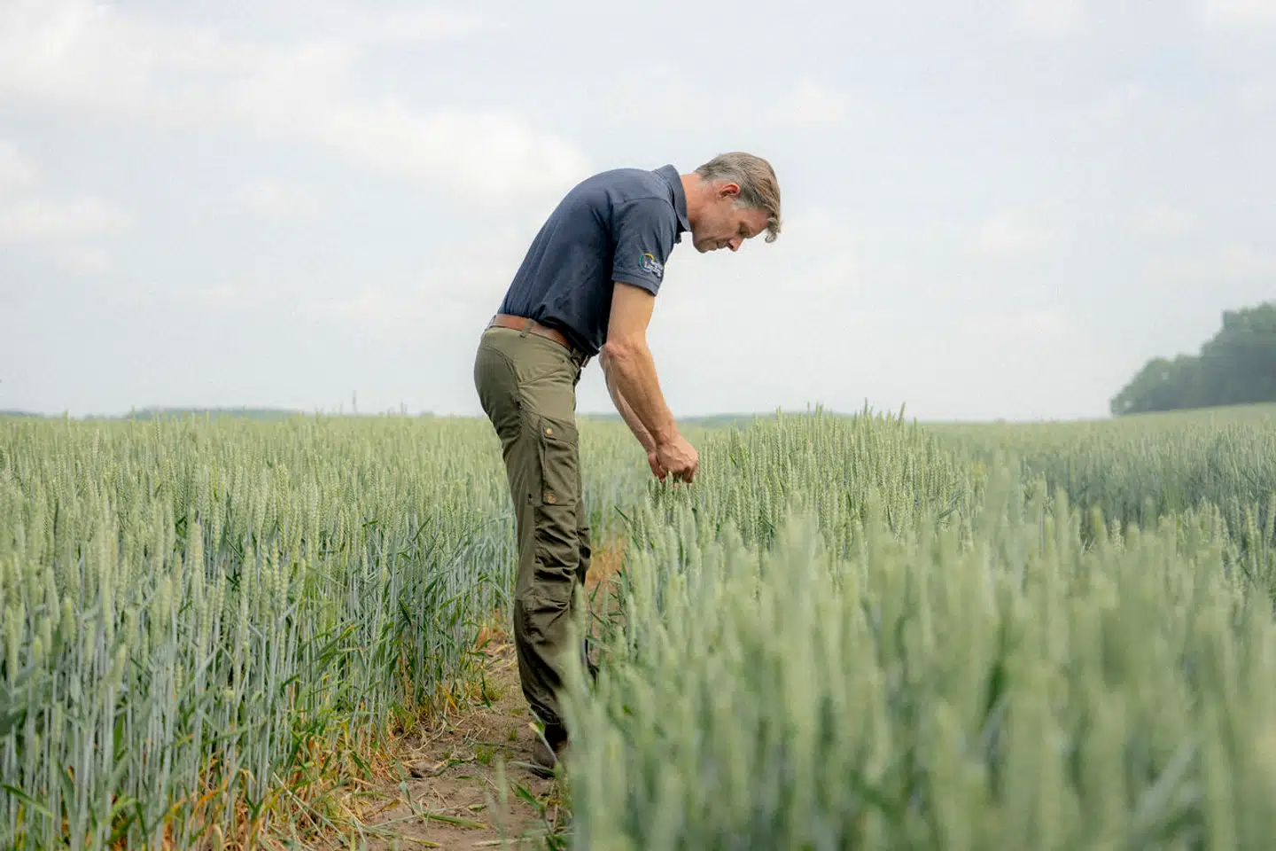 »Men den mest indædte modstander af CO₂-afgiften, nemlig Bæredygtigt Landbrug, har som et af sine erklærede mål at varetage landbrugets omdømme. Det siger sig selv, at sagsanlæg mod videnskabsfolk, hvis udtalelser man ikke bryder sig om, måske ikke gavner missionen,« skriver Nanna Bernth. På billedet formand for Bæredygtigt Landbrug, Peter Kiær.