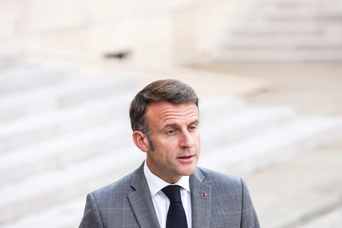 Præsident Macron står over for et hårdt valg, og hans seneste kommentar lader ikke til at have hjulpet.