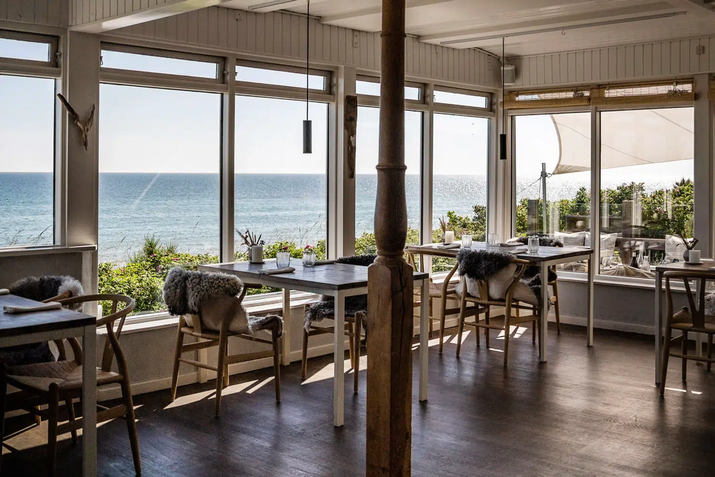 Nicolai Dyhr var i mange år en fremtrædende konkursadvokat og partner hos Horten. Et af de konkursbo, han har arbejdet med, er Michelin-restauranten Kadeau Bornholm. Restauranten er ikke en del af de 16 sager, som Kammeradvokaten vil undersøge nærmere.