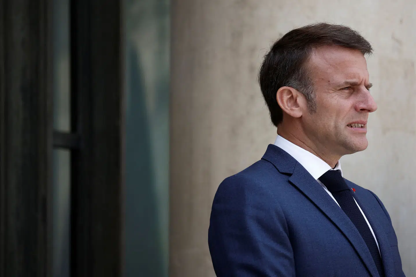 I dag bliver Emmanuel Macron af mange franske vælgere set som indbegrebet af den virkelighedsfjerne pariserelite og foragtet af så mange, at hans popularitetsmålinger har ramt et historisk lavpunkt, skriver Mark Brolin.