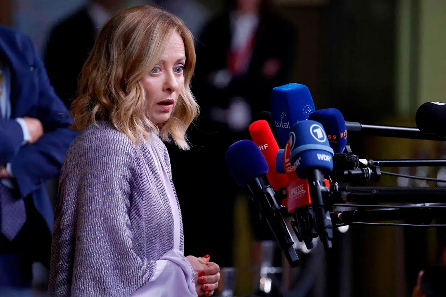 Italiens premierminister, Giorgia Meloni, retter skarp kritik mod EU.