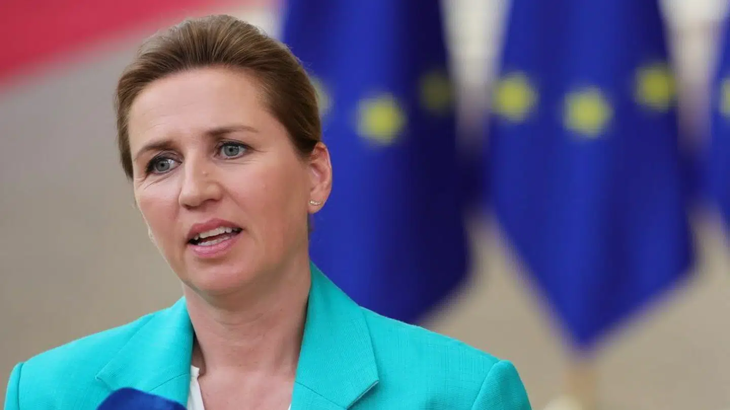 Magtfuldkomment og underskudspræget. B.T.s politiske analytiker, Henrik Qvortrup, er ude med riven efter Statsministeriet efter B.T.s afsløring om Statsministeriets rolle i hjemsendelsen af en rådgiver i firmaet Rud Pedersen.