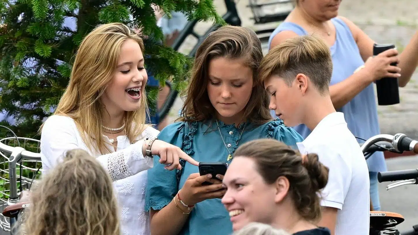 Kronprinsens søskende var også til stede.