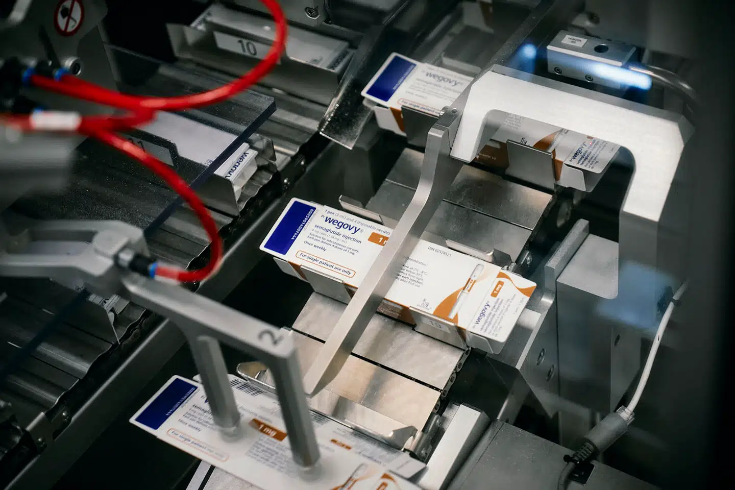 Det er lige nu Novo Nordisk, som med blandt andet Wegovy har førertrøjen på, men det varer ikke ved ret længe, truer ærkerivalen.