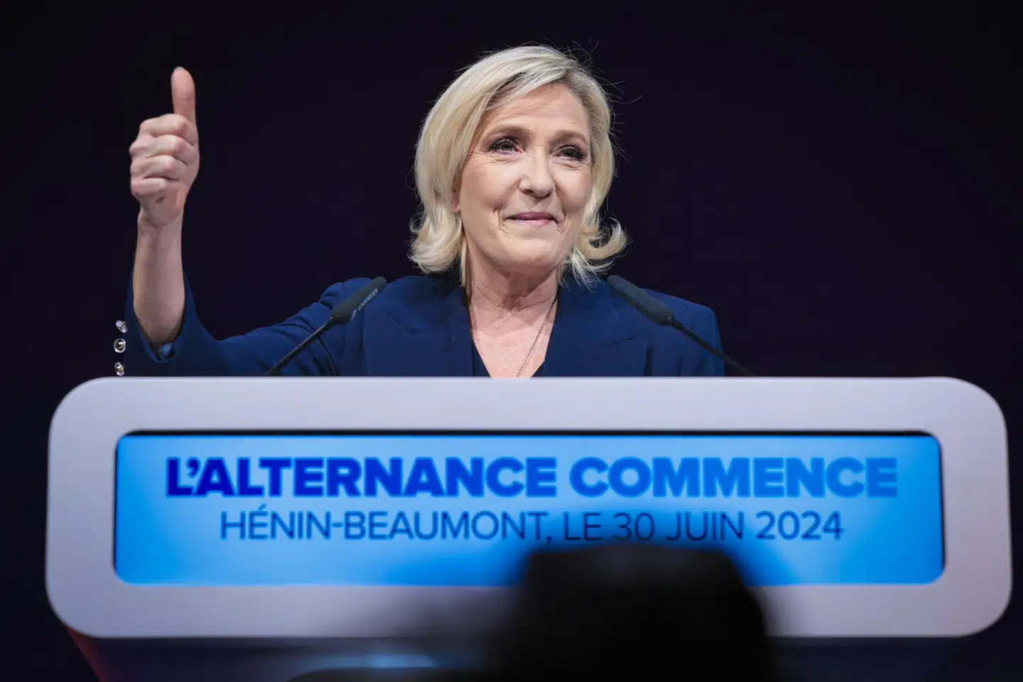 Det endelige valgresultat fra første runde i det franske parlamentsvalg understreger mandag morgen Rassemblement Nationals sejr. Således har det nationalistiske parti med Jordan Bardella – og tidligere Marine Le Pen – i spidsen fået 33 procent af stemmerne.