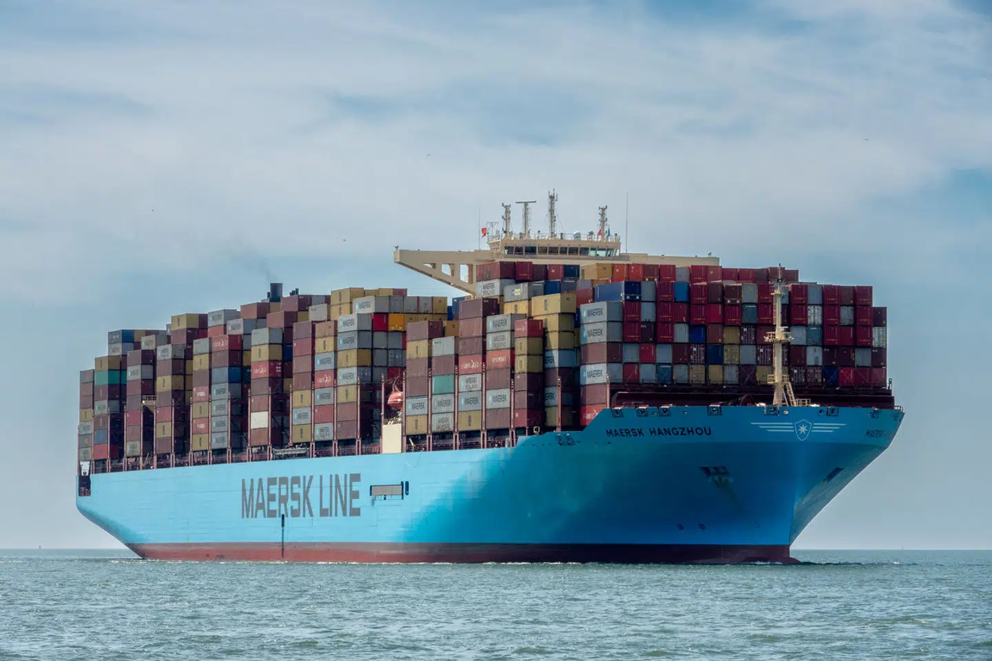 FILE PHOTO: Container vessel Maersk Hangzhou sails in the Wielingen channel, Westerschelde, Netherlands July 15, 2018. Rene van Quekelberghe/Handout via REUTERS THIS IMAGE HAS BEEN SUPPLIED BY A THIRD PARTY/File Photo