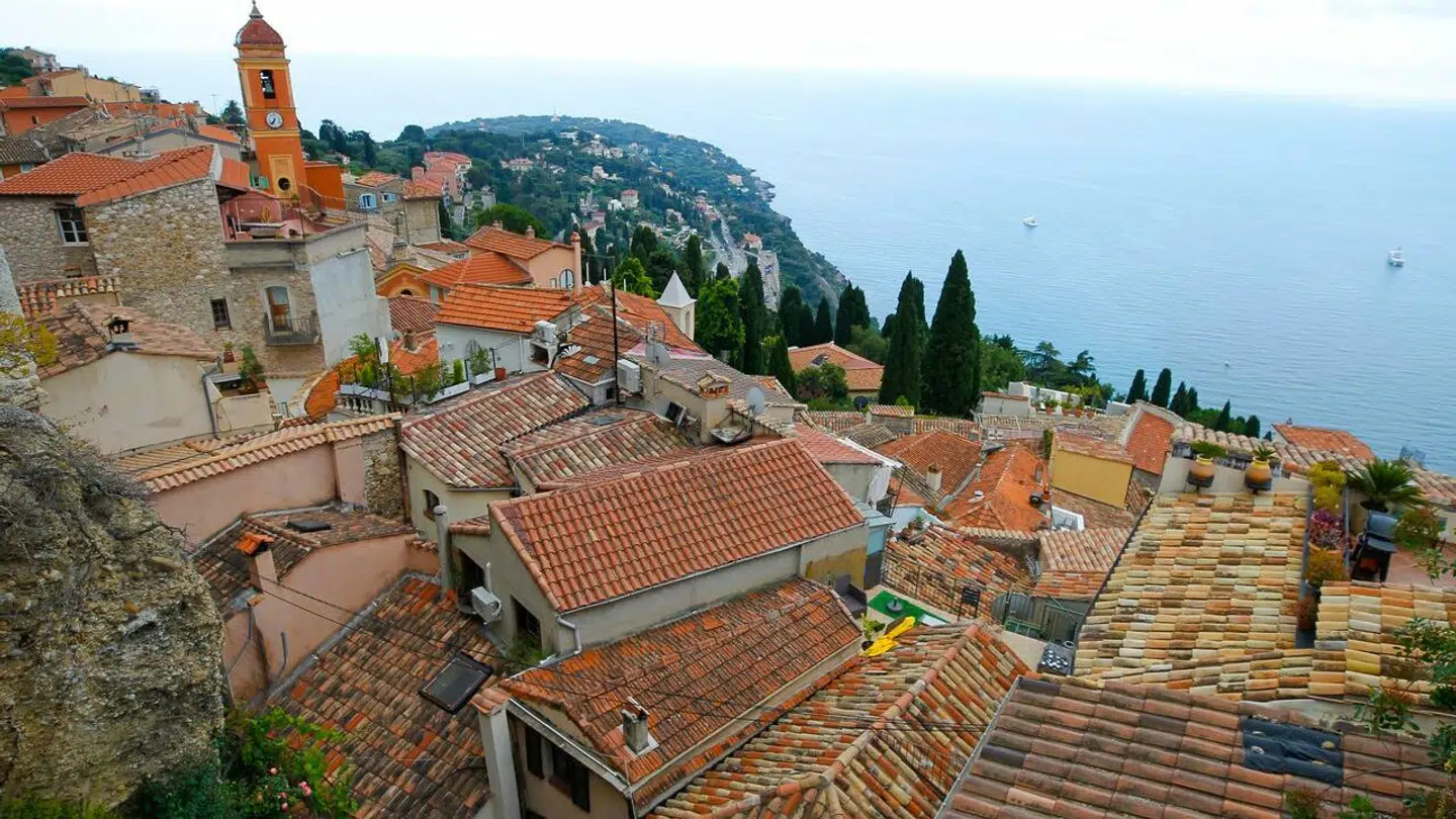 Roquebrune-Cap-Martin ligger lige ved siden af Monaco.