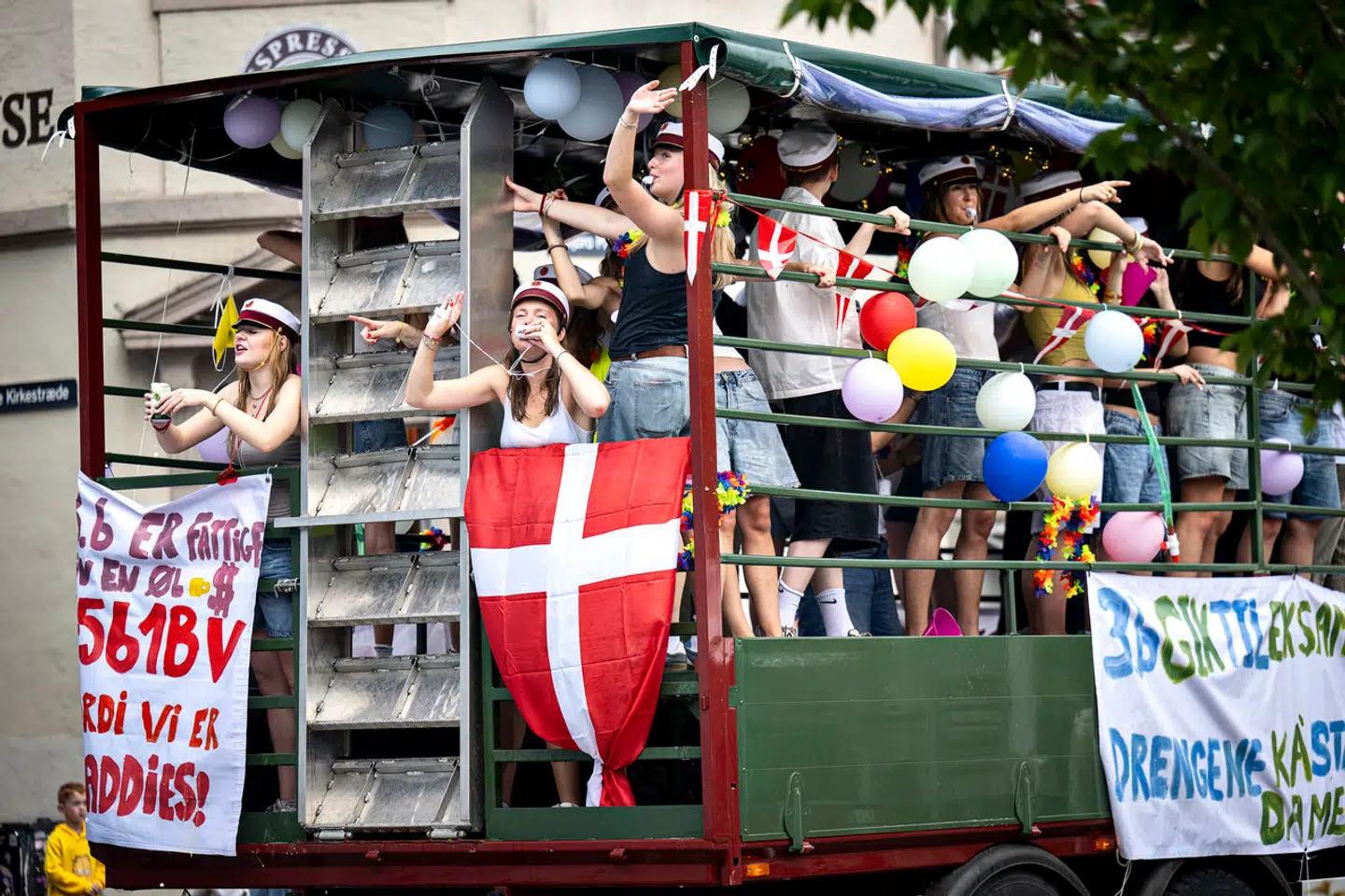 »Måske skulle vi vende rådgivningen om og lade os ældre generationer blive klogere gennem studenterne,« skriver Emilia van Hauen.