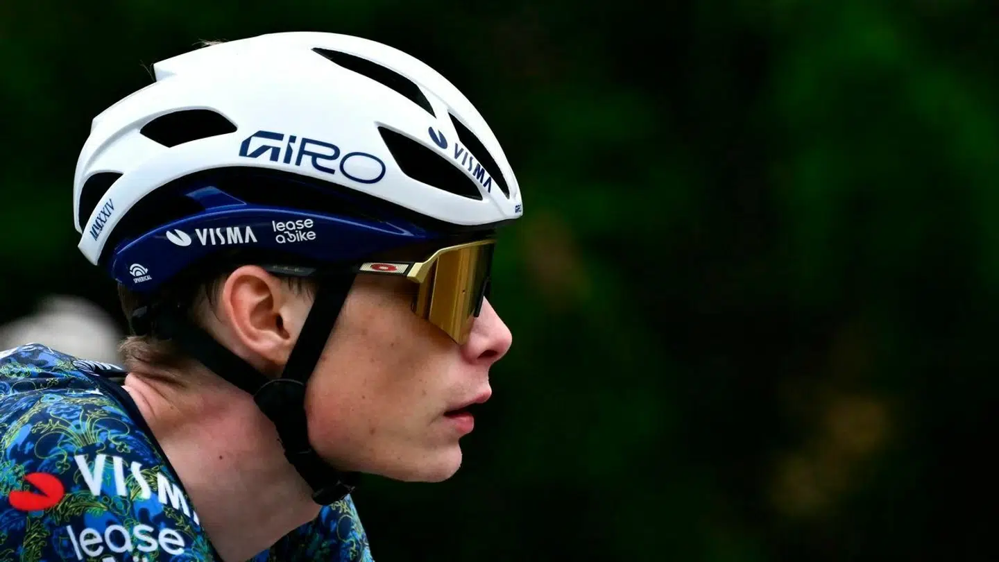 Jonas Vingegaard var ene mand i en skov af UAE-ryttere op over Galibier.