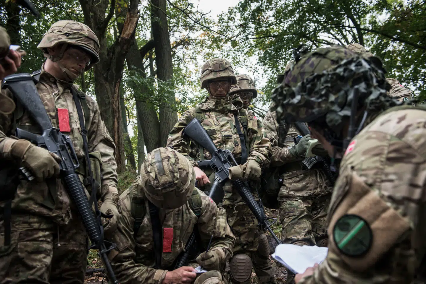 »Forsvaret er skrumpet til så lavt et niveau, at man ikke engang har tilstrækkeligt personel til at uddanne de heltemodige unge, der frivilligt melder sig til tjeneste,« skriver Søren Vesterhauge.
