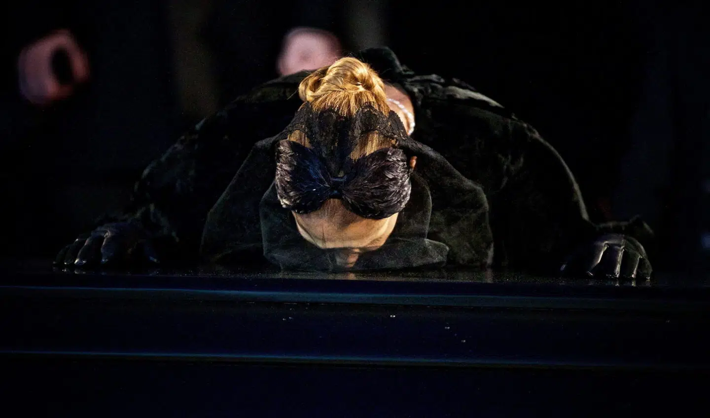 Et sidste kys. Céline Dions endelige afsked med sin mand.