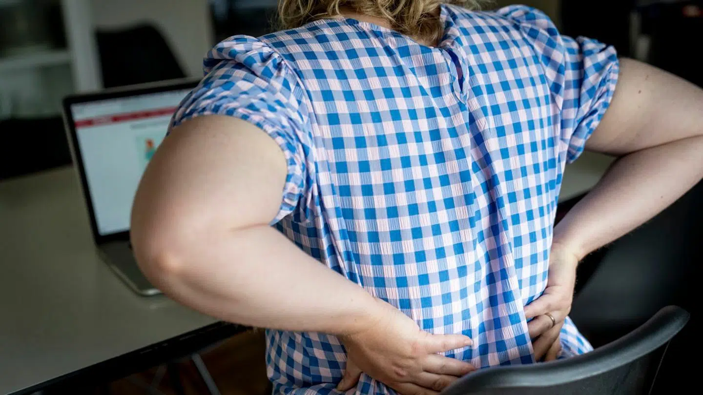 Kontorarbejde giver mange ondt i ryggen.