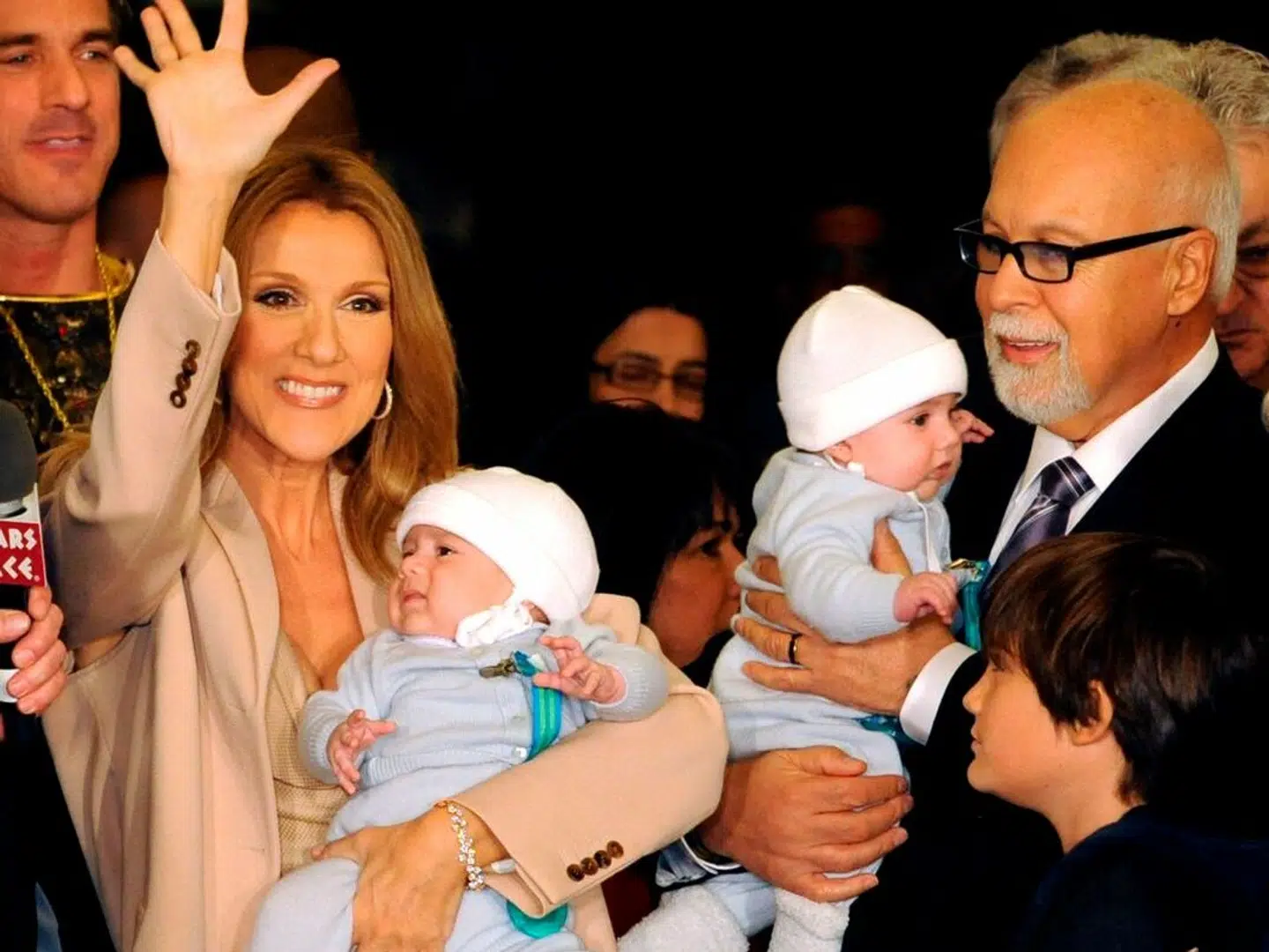 Arkivfoto fra 2011, hvor Céline Dion vendte tilbage til Las Vegas med tvillingerne Eddy og Nelson, sin mand og sønnen René-Charles.
