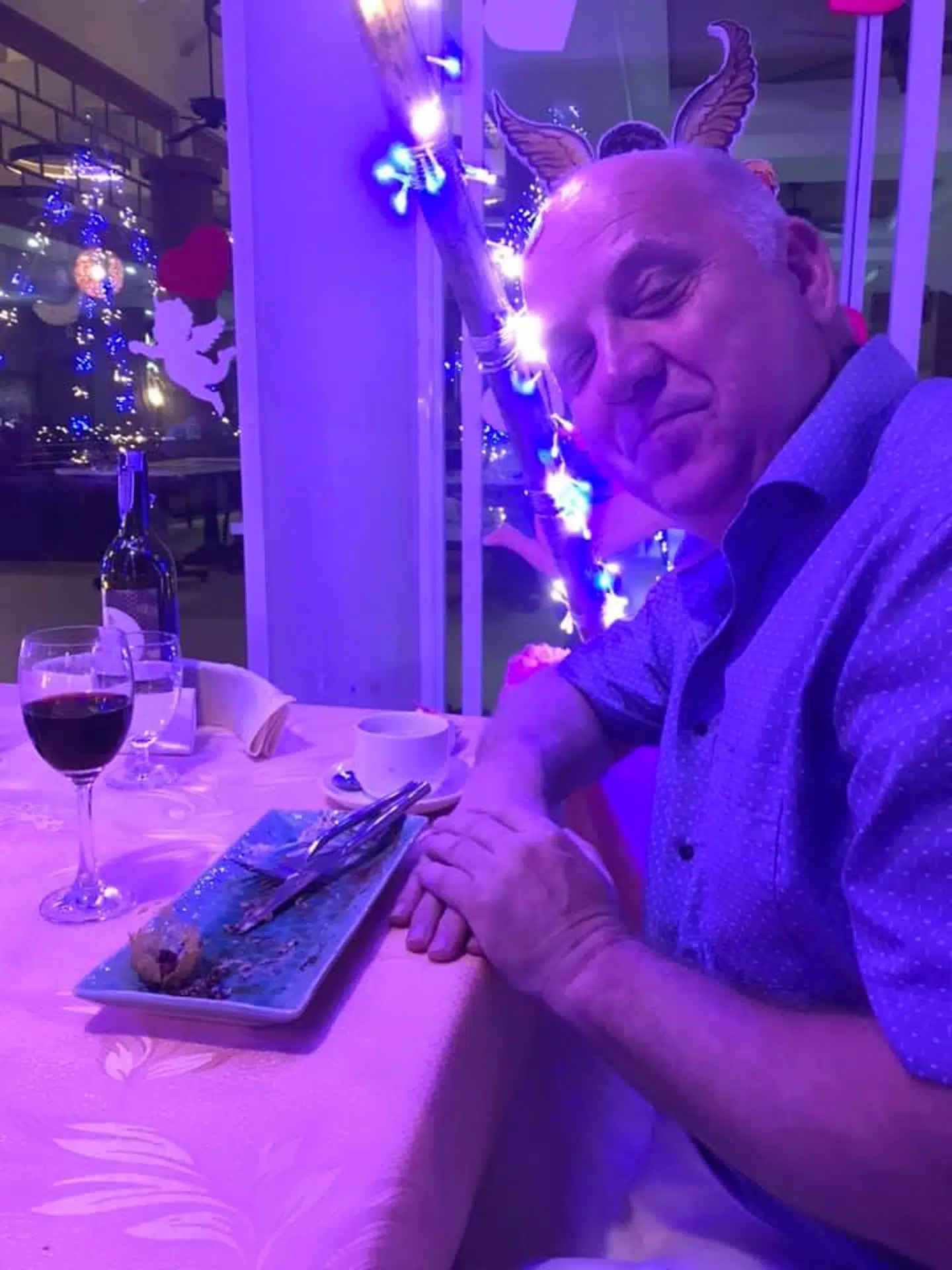 Billede af Peter Nygaard som spiser på restaurant med borgmester Gert Jørgensen i Thailand i februar 2020. Her var borgmesteren og hans bedre halvdel 'budt på middag' af Peter Nygaard og hans kone.