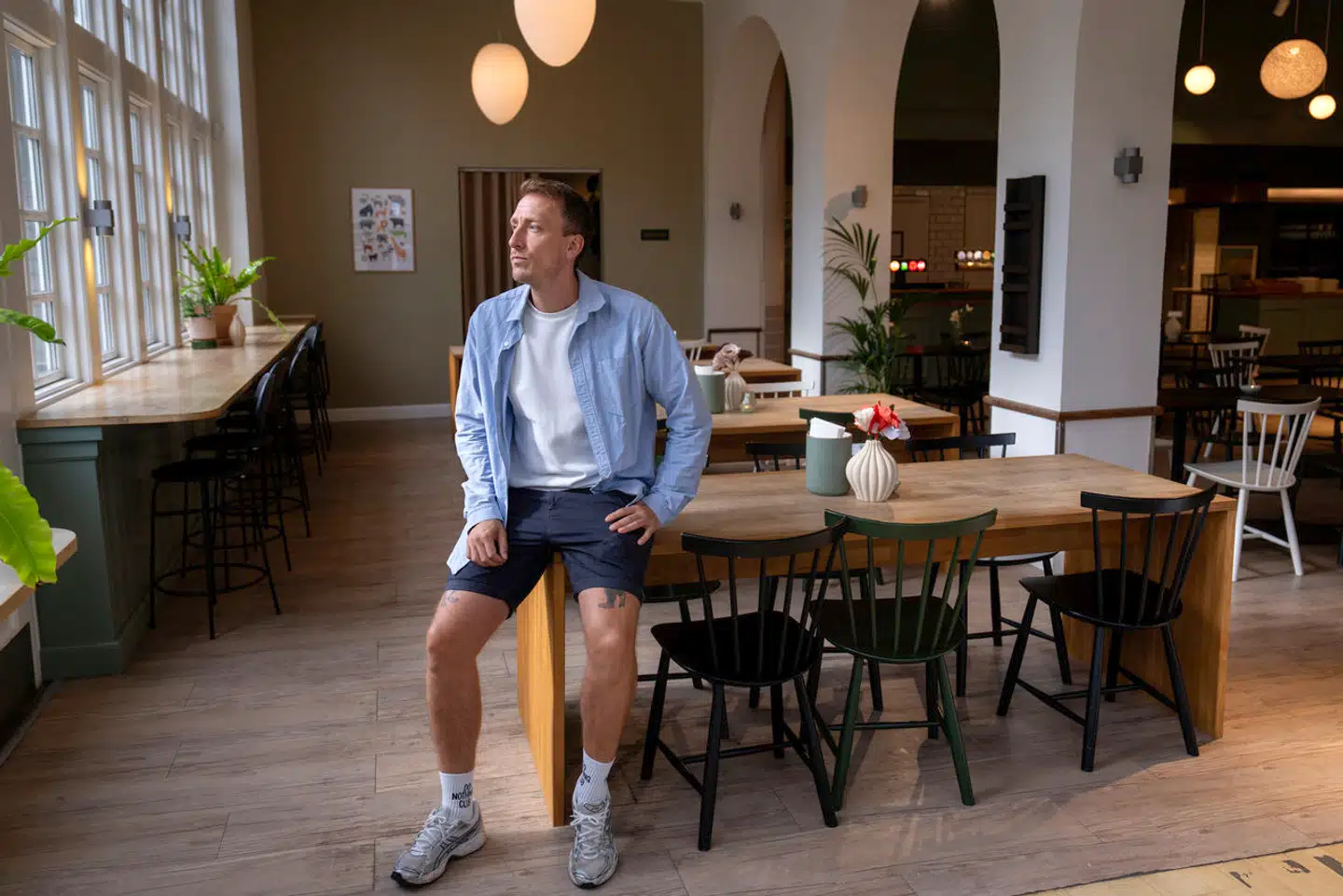 Bjarke Just Nielsen er ejer og direktør i restaurantkoncernen Norrlyst.  Virksomheden har lige åbnet restaurant i Zoologisk Have, men vokser langsommere end planlagt, da Norrlyst mangler medarbejdere.
