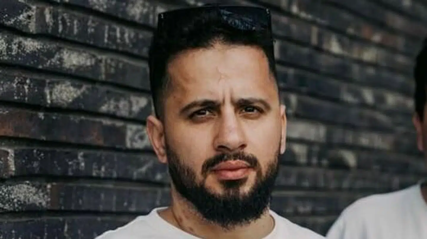 Ahmed Samsam er igen kommet på kant med loven. Denne gang er han tiltalt for at have billiget Hamas' terrorangreb mod Israel den 7. oktober 2023.