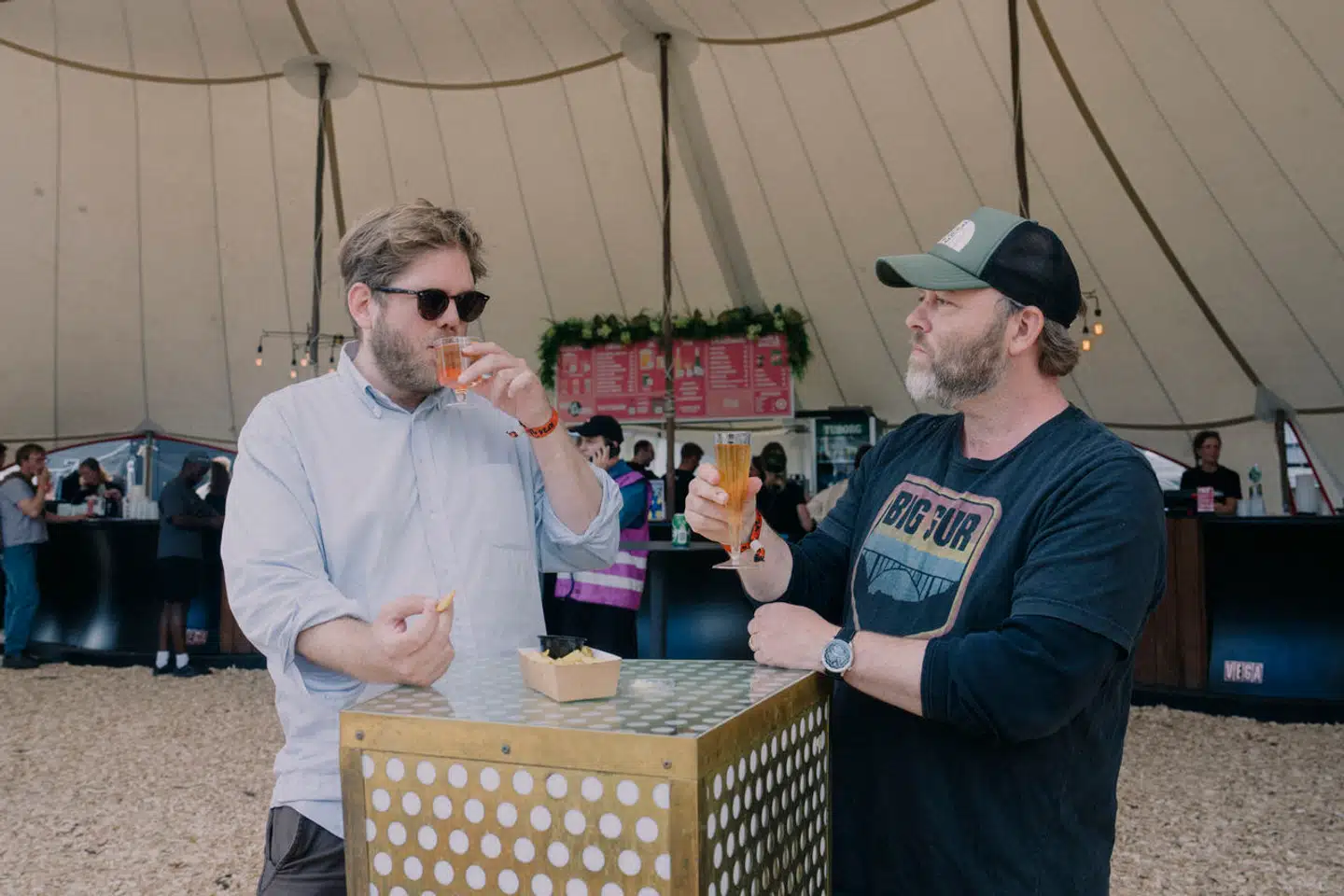 Roskilde Festival dufter efterhånden lige så meget af orangevin og vegansk mad som af fadbamser og flæskestegssandwich.
