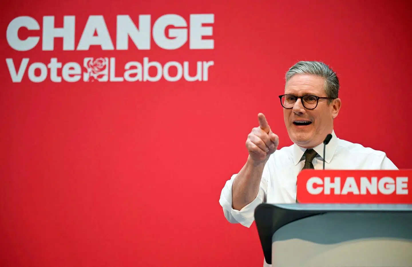 Oppositionspartiet Labour med Keir Starmer i spidsen står til et jordskredsvalg.