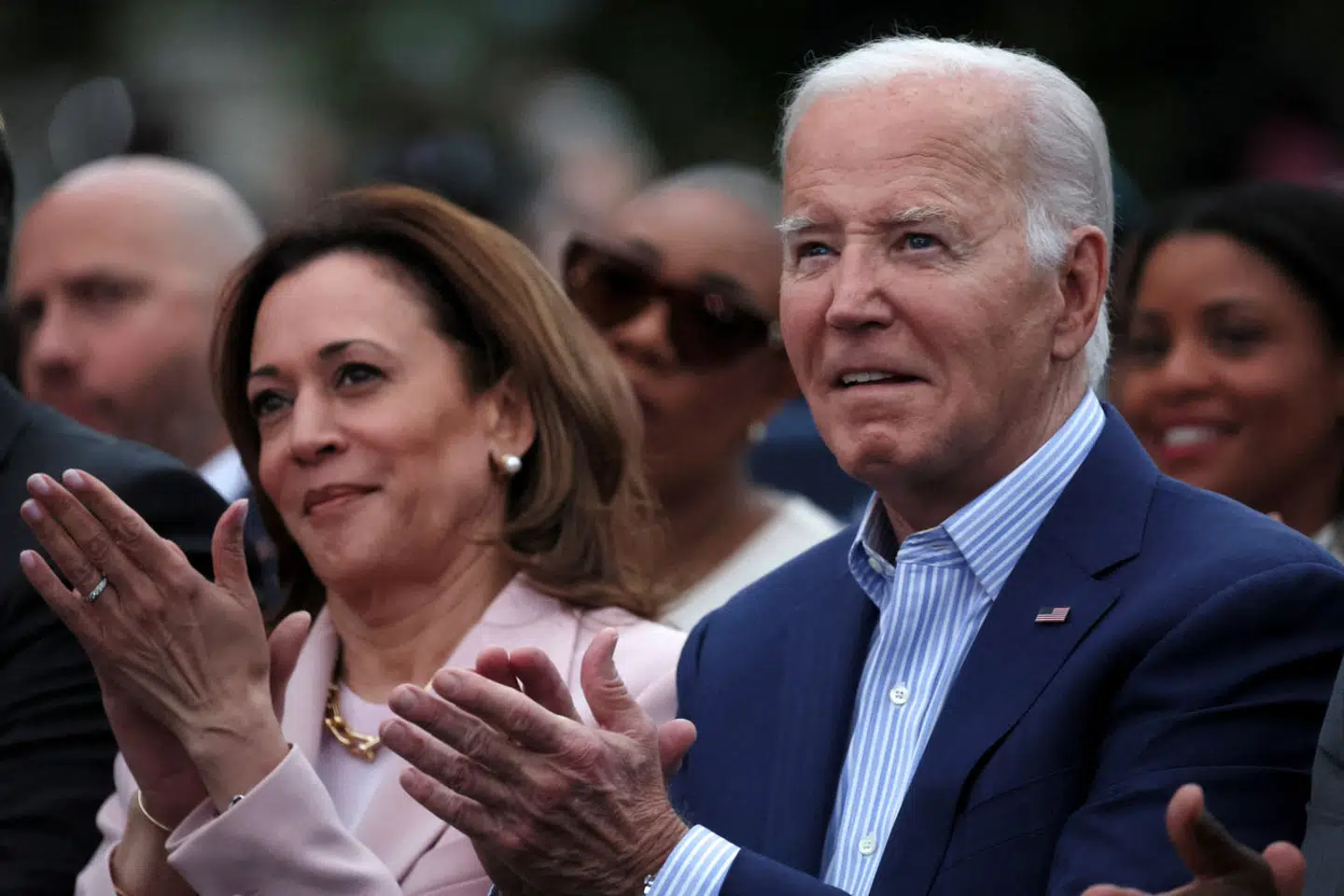 Pæesident Joe Biden ved siden af vicepræsident Kamala Harris. Ender Biden med at trække sig fra efterårets præsidentvalg, kan vicepræsidenten være et varmt bud på en ny kandidat for Demokraterne.