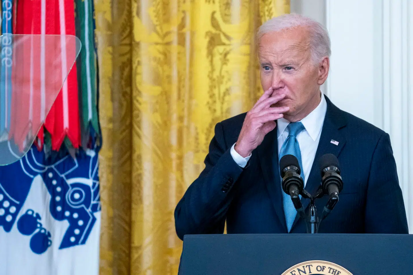 Præsident Biden har fortsat opbakning blandt de demokratiske guvernører, fortæller flere efter krisemøde torsdag nat, dansk tid.