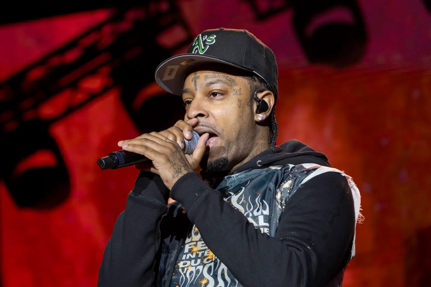 Torsdag aften var 21 Savage i perioder et internationalt kvalitetsstudie i, hvad der kan ske, når musik, tekst og vokal går op i en højere enhed.