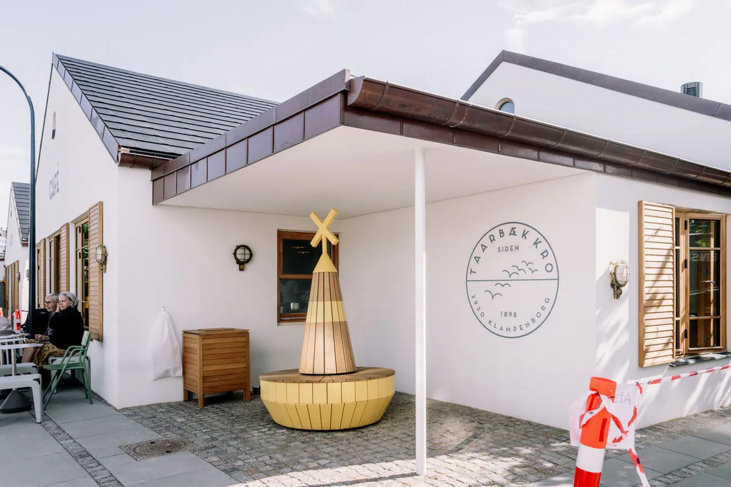 Store udfordringer har ramt en omfattende ombygning af den mere end 300 år gamle Taarbæk Kro.