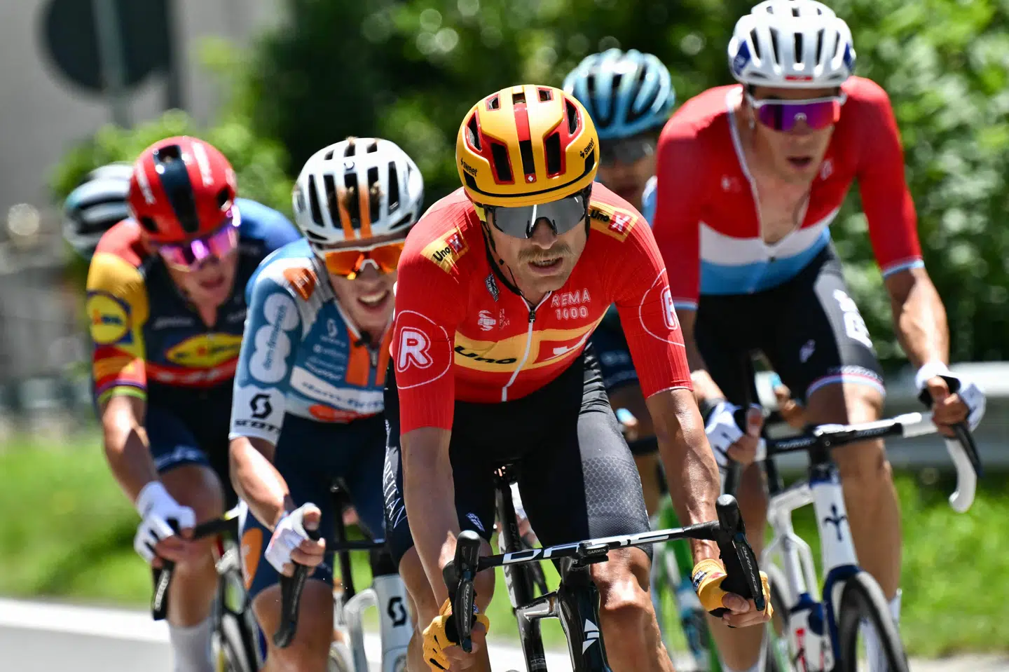 Magnus Cort (i midten) har været relativt anonym i årets Tour, men 8. etape kan måske ændre på det.