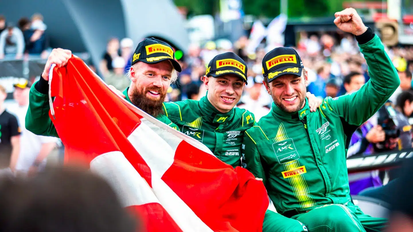 Nicki Thiim og Marco Sørensen vandt det ikoniske løb med italienske Mattia Drudi (i midten).