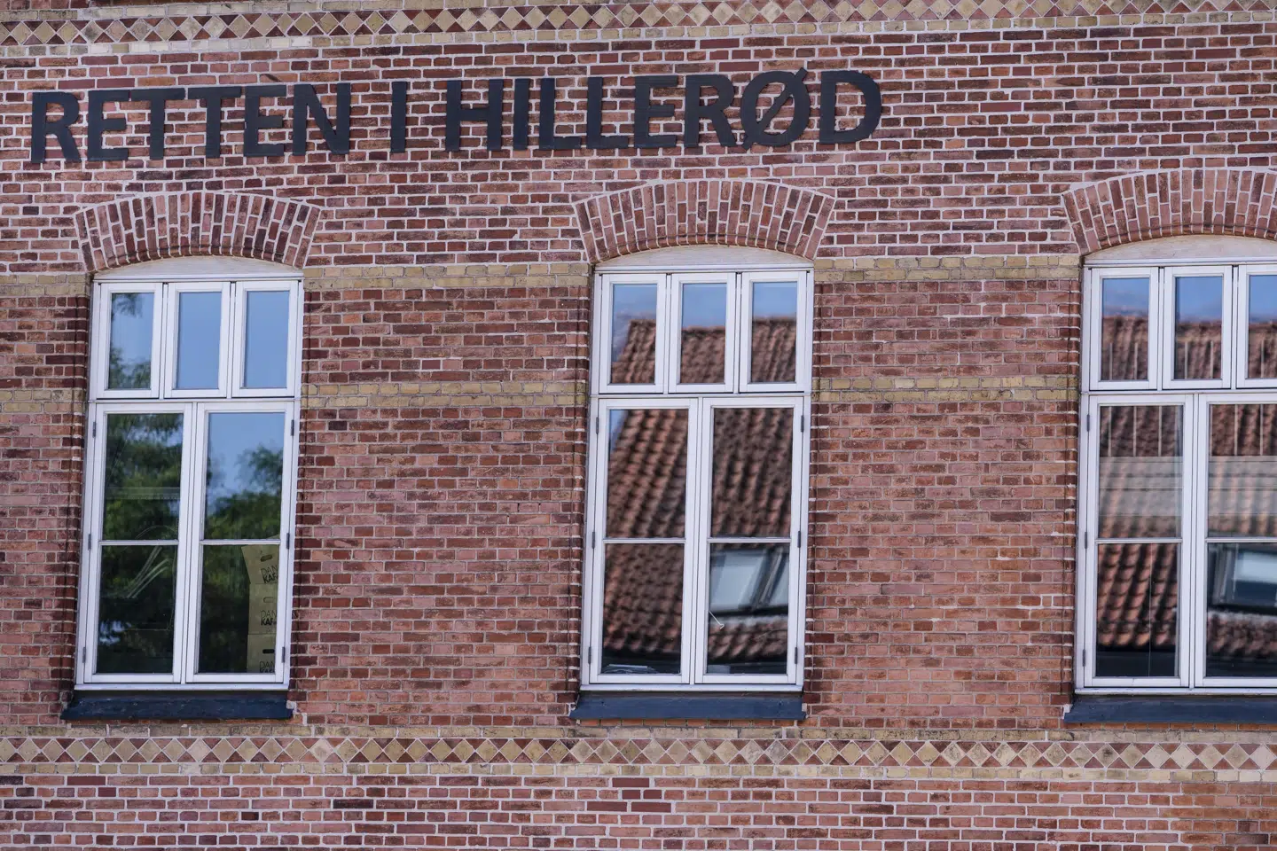 Retten i Hillerød har søndag grundlovsforhør, hvor en mand er sigtet for at have været involveret i en ulykke lørdag, der kostede tre livet. (Arkivfoto).