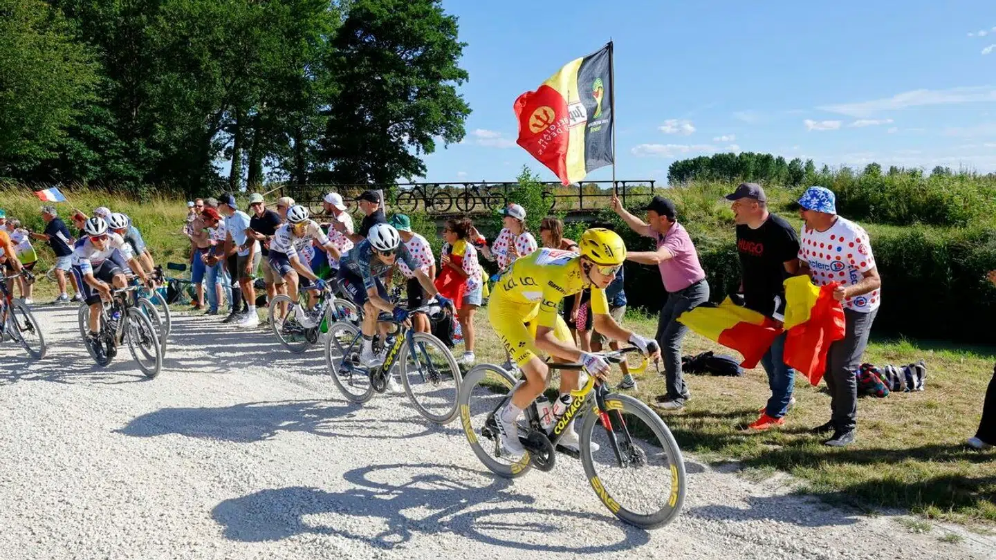Tadej Pogacar forsøgte igen og igen at stikke kniven ind på Jonas Vingegaard.