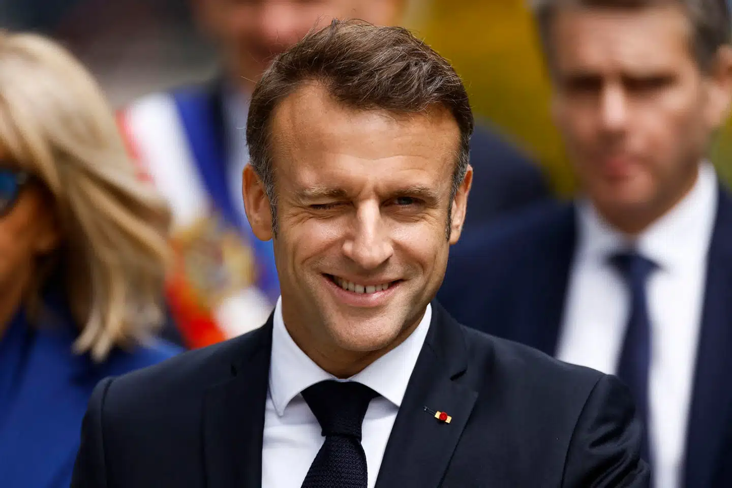 Ingen gav fem flade ører for Emmanuel Macron forud for søndagens anden runde af det franske parlamentsvalg. Men det lykkedes ikke blot at forhindre en højrenational regering. Præsidentens egen koalition klarede sig også overraskende godt.