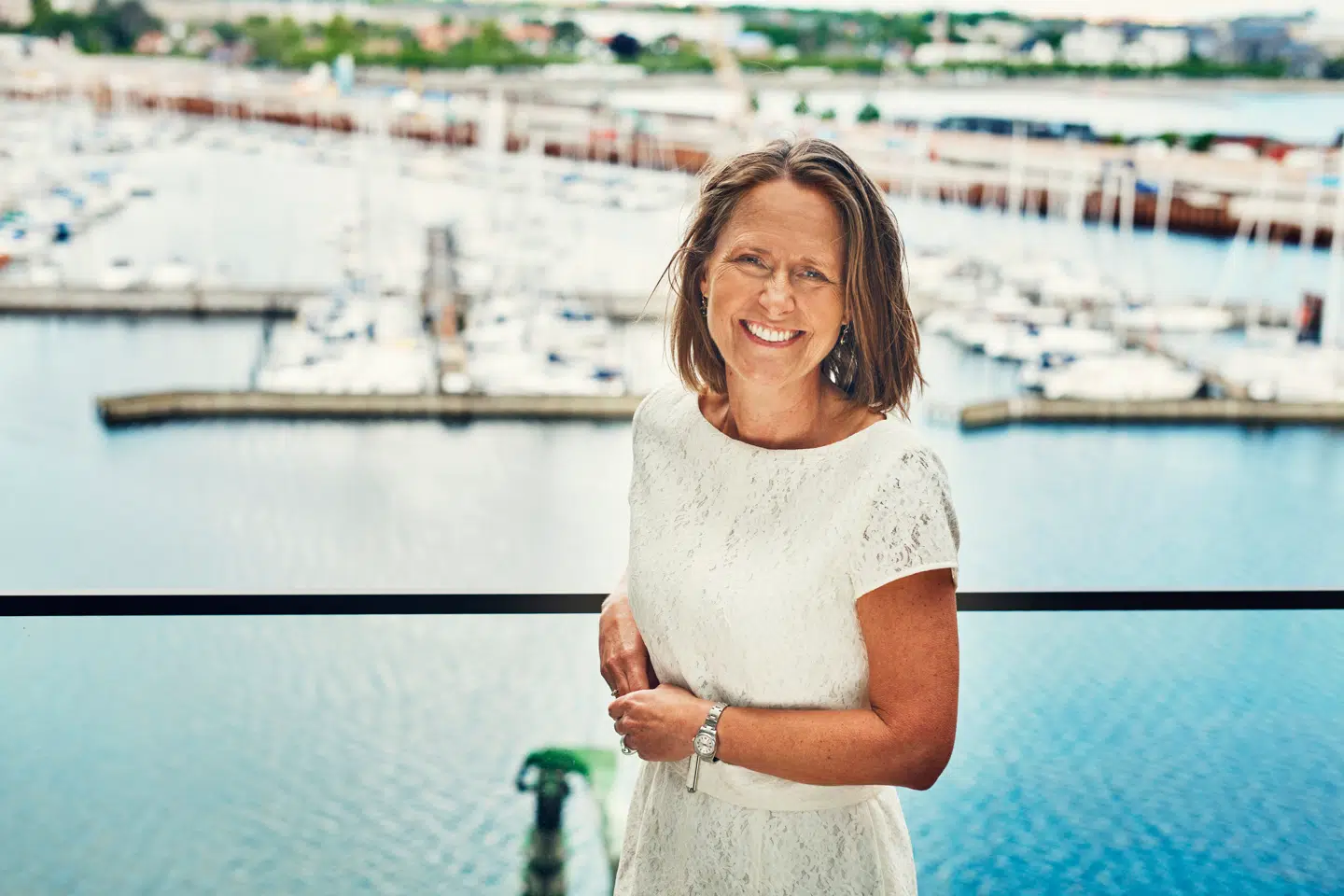 Charlotte Kaae er chef for International Afdeling i Nykredit. Hun understreger vigtigheden af at søge råd og vejledning hos fagpersoner, når man skal købe bolig i udlandet.