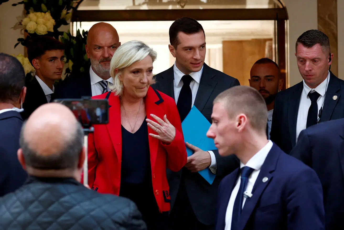 55-årige Marine Le Pen og 28-årige Jordan Bardella er National Samlings bud på Frankrigs lederskab. Bardella skal foreløbig være leder af ny højrefløjsgruppe i Europa-Parlamentet.