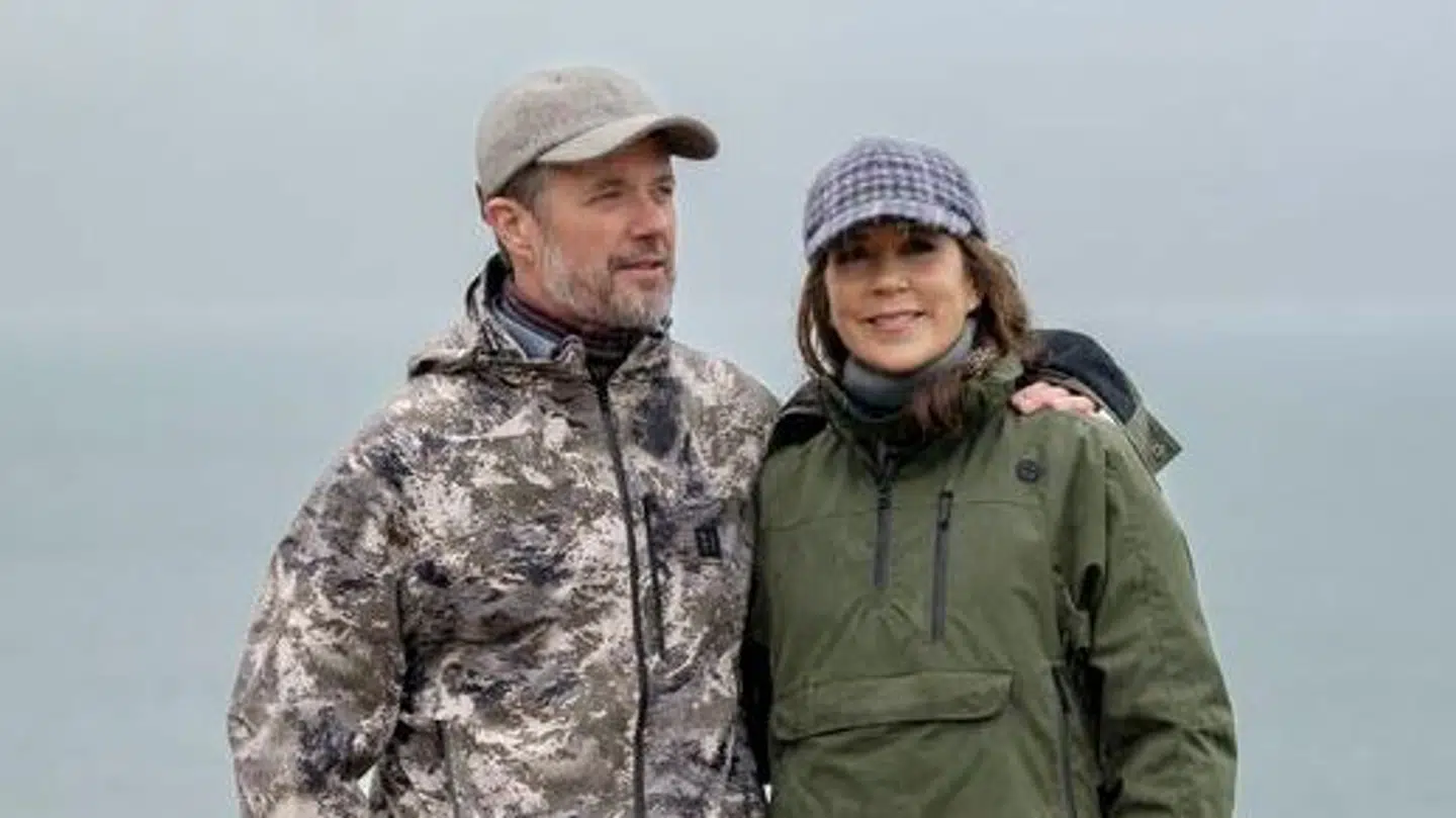 Kong Frederik og dronning Mary aflægger for første gang residens på Gråsten Slot - og det lægger hele byen på den anden ende.