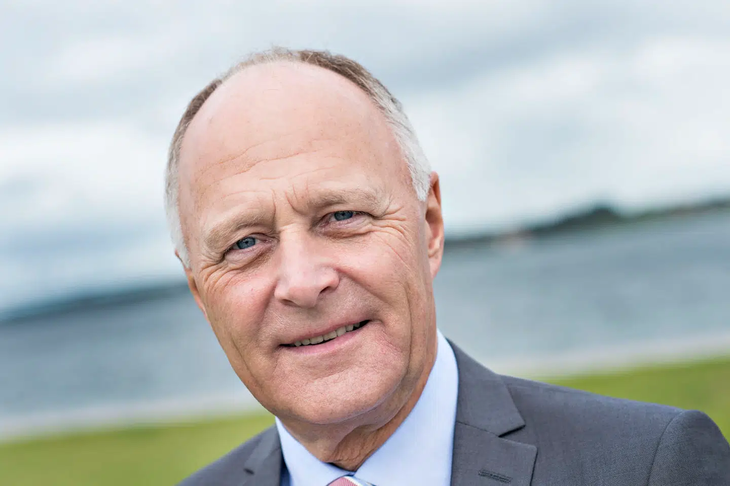 Torben Østergaard-Nielsens selskab SDK Freja, hvor han selv er bestyrelsesformand, er kommet under lup hos Erhvervsstyrelsen og er blevet anklaget for ikke at overholde loven. Det falder ikke i god jord hos selskabet selv.