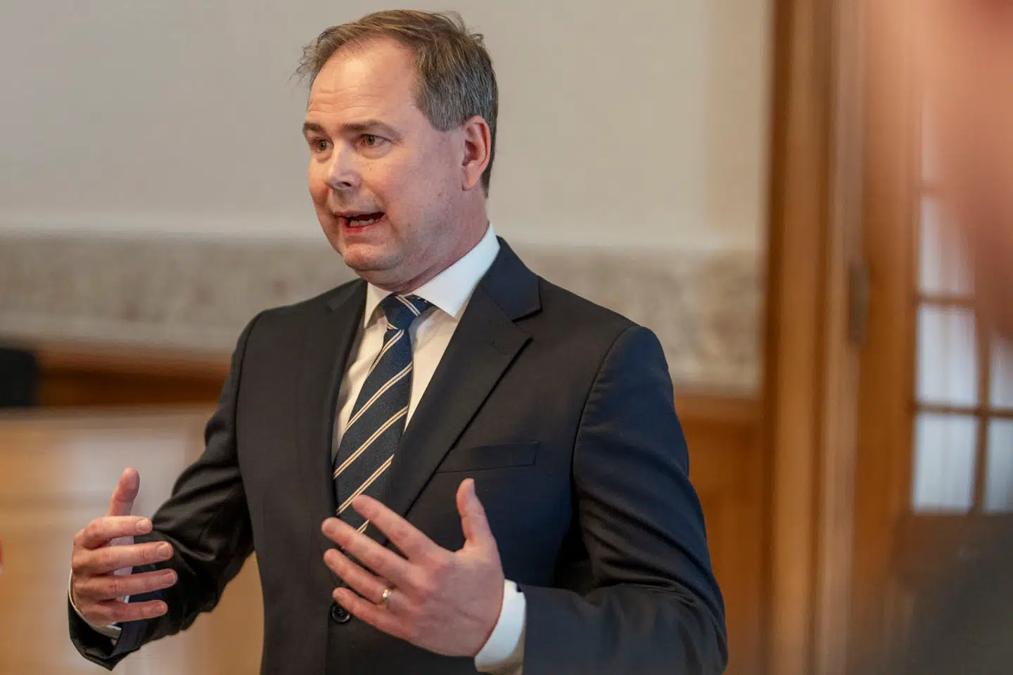 Administrationen vokser under finansminister Nicolai Wammen (S) og hans regeringskolleger, og det har blandt andet ført til kritik fra kommunernes side.