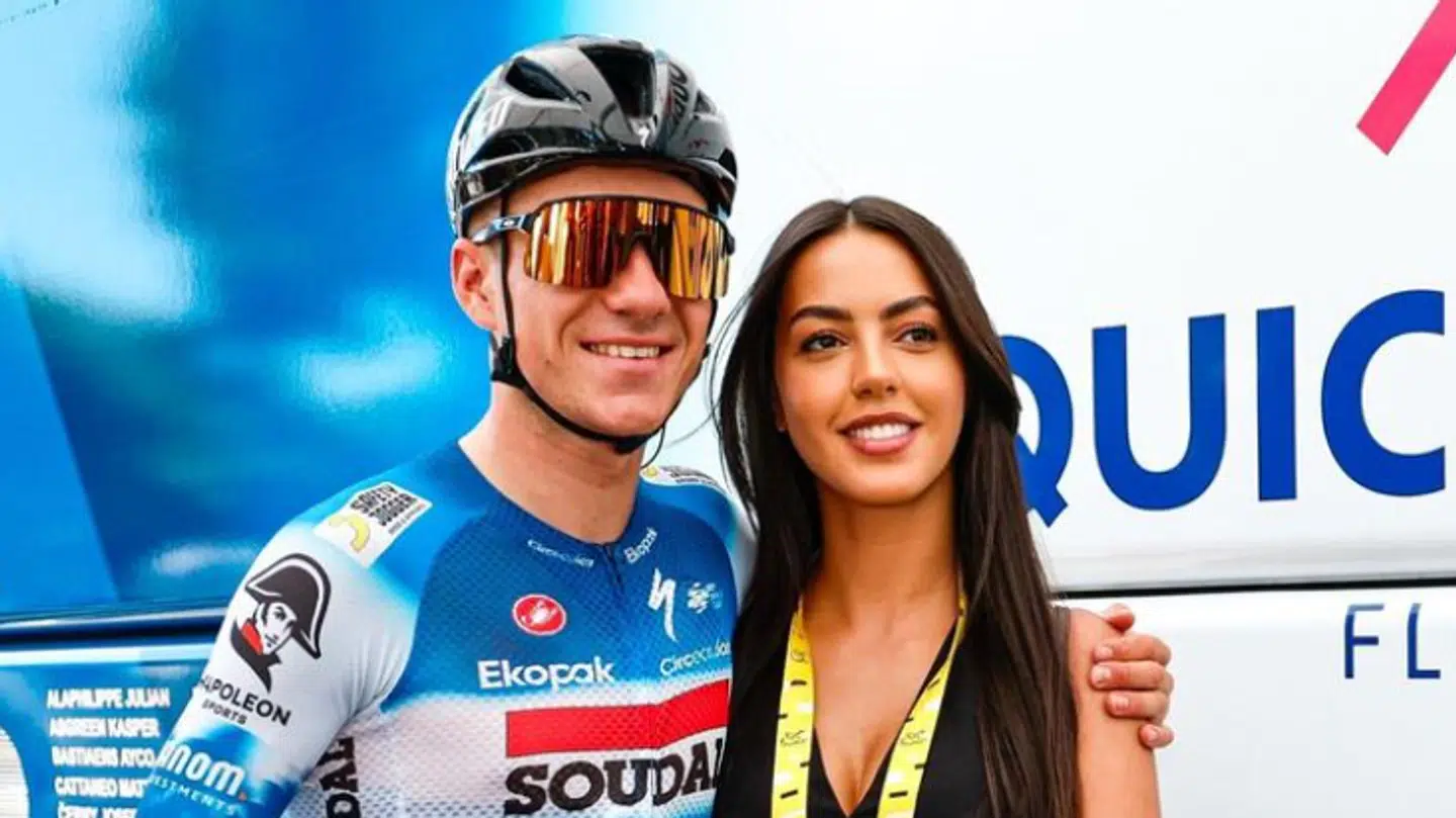 24-årige Oumi er gift med Jonas Vingegaards konkurrent til den samlede Tour de France-sejr, Remco Evenepoel.