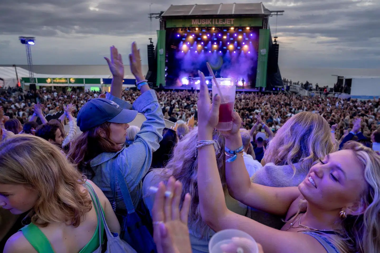 Musik i Lejet begyndte som en lille festival med knap 700 gæster. Nu har festivalen 10.000 gæster om året, og billetterne bliver udsolgt på få minutter.