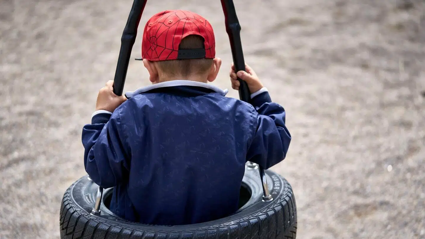 (Arkiv) Midt- og Vestsjællands Politi har fået en anmeldelse om en mulig børnelokker ved børnehave i Greve. Ifølge mor til et af børnene forsøgte han at lokke drenge hen til et hegn.