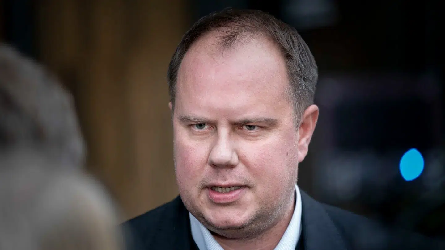 Nye Borgerliges formand, Martin Henriksen, er kommet i modvind efter en omdiskuteret kampagnevideo.