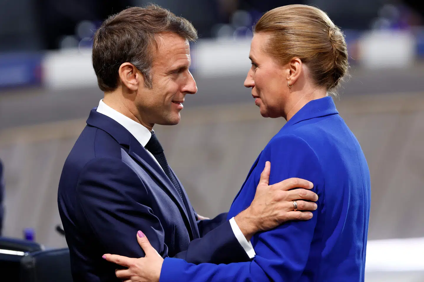 Statsminister Mette Frederiksen (S) og Frankrigs præsident, Emmanuel Macron, var blandt de 32 ledere af Nato-alliancens medlemslande, der onsdag fastslog, at Ukraine "uafvendeligt" er på vej ind i Nato.