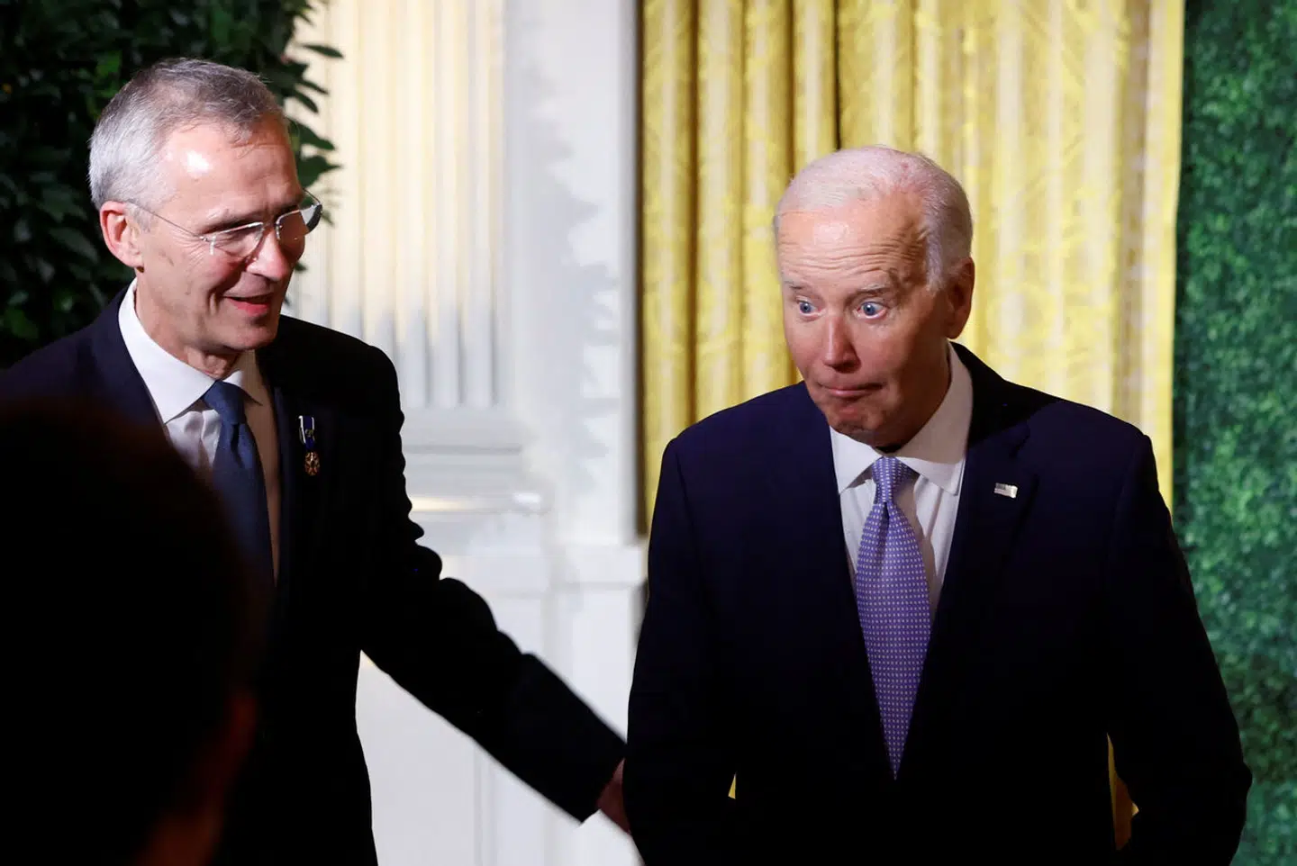 Den amerikanske præsident, Joe Biden, er i øjeblikket til NATO-topmøde, hvor alle øjne er rettet mod ham, og hvordan han klarer den.