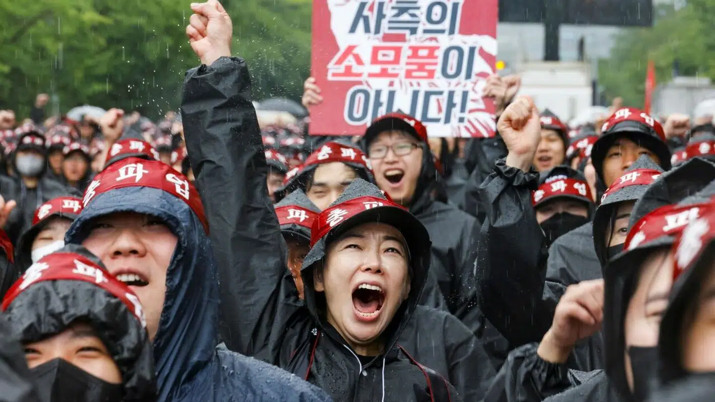 Samtlige medarbejdere hos Samsung Electronics i Sydkorea har nedlagt arbejdet.
