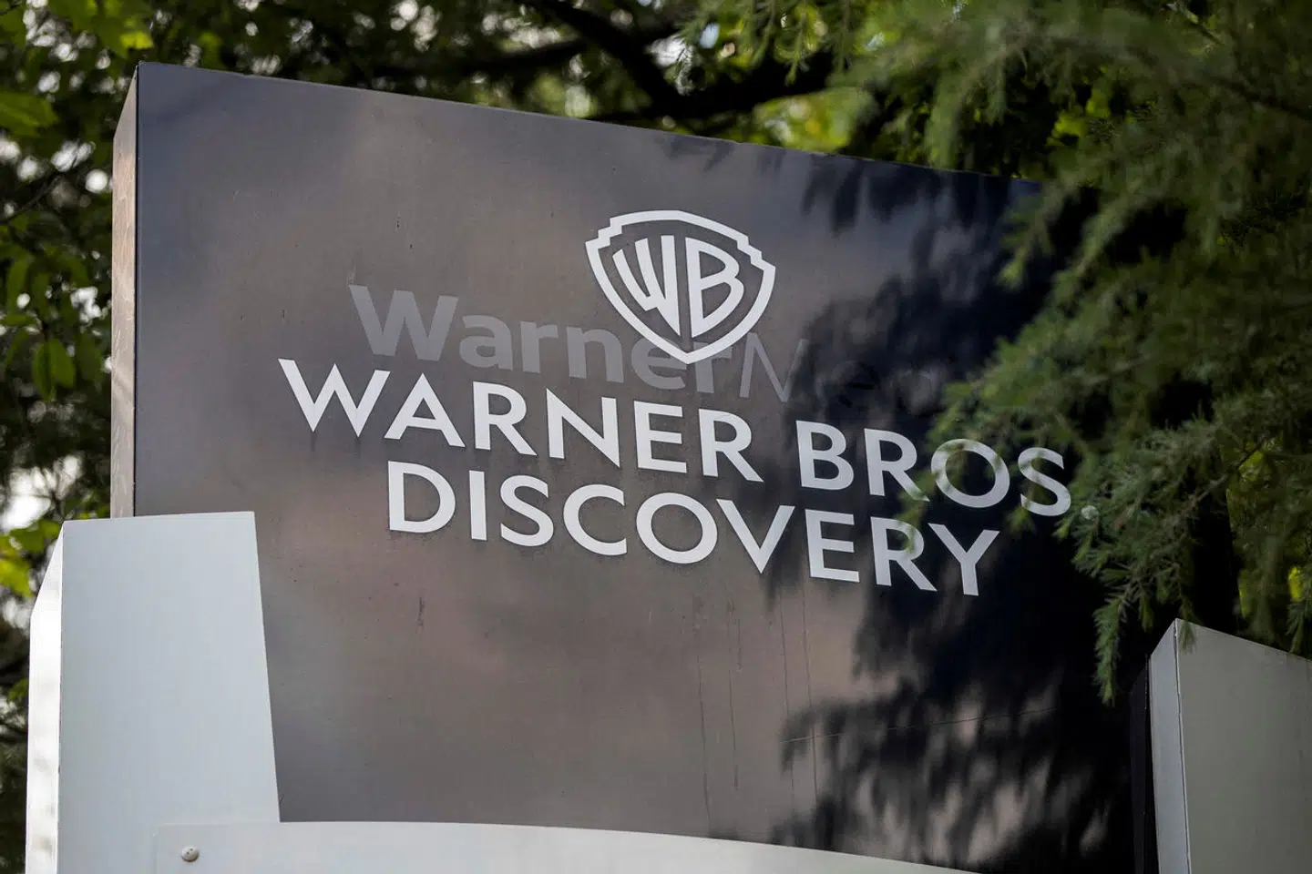 FILE PHOTO: The exterior of the Warner Bros Discovery Atlanta campus is pictured in Atlanta, Georgia, U.S. May 2, 2023. REUTERS/Alyssa Pointer/File Photo