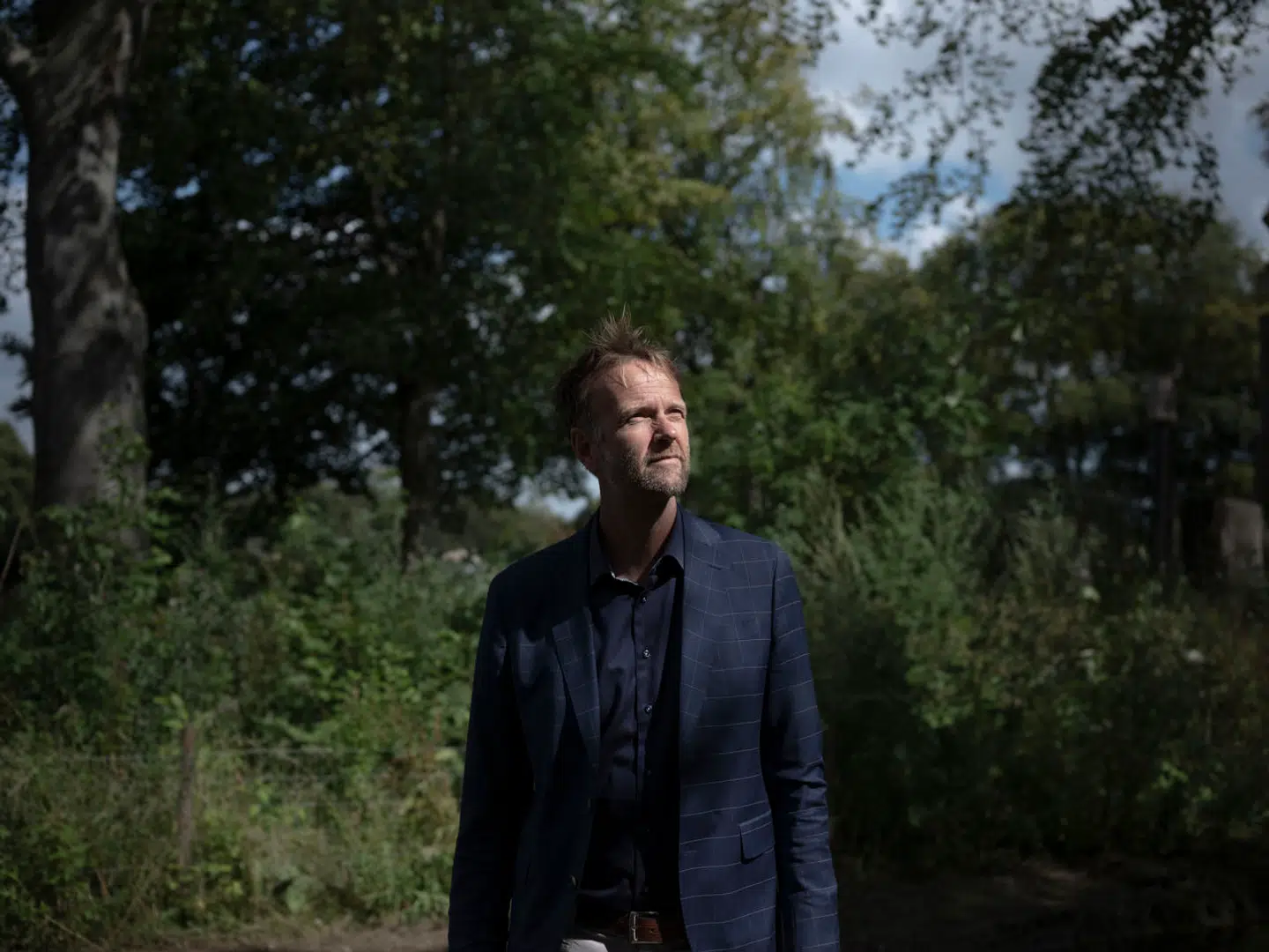 Morten Ballisager er direktør for konsulenthuset Ballisager og ekspert i rekrutteringstrends og arbejdsliv. Han forklarer, hvordan jobmarkedet og ansøgningsprocesserne har ændret sig radikalt. Og der er tydelige vindere og tabere. Men der er stadig måder, hvorpå du kan øge dine chancer for at lande et godt job.