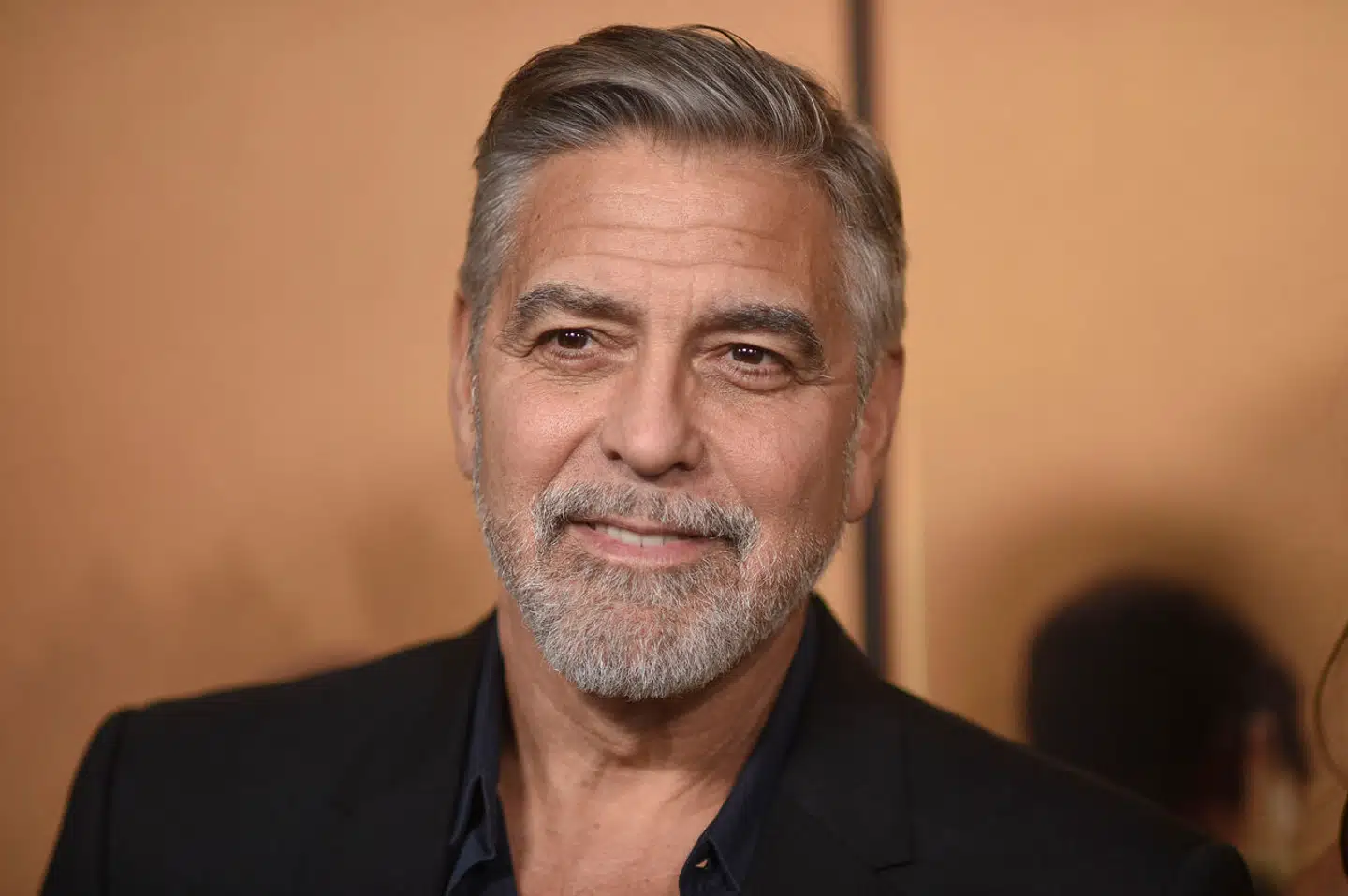 George Clooney skriver i en klumme, at Joe Biden ikke kan vinde kampen mod tiden.