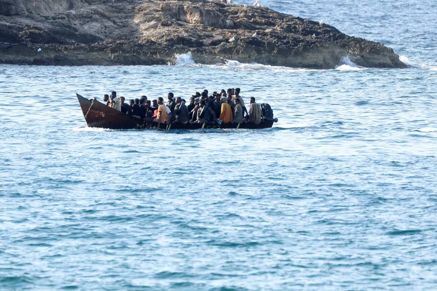 Mange både med migranter kommer i land på øen Lampedusa i Italien. (Arkivfoto).