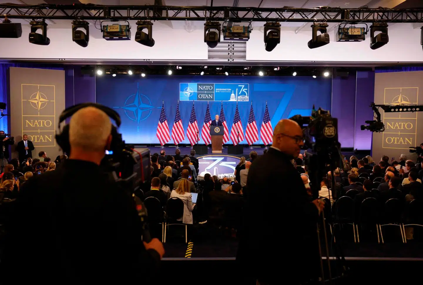 Pressemødet blev afholdt i forbindelse med et Nato-topmøde.